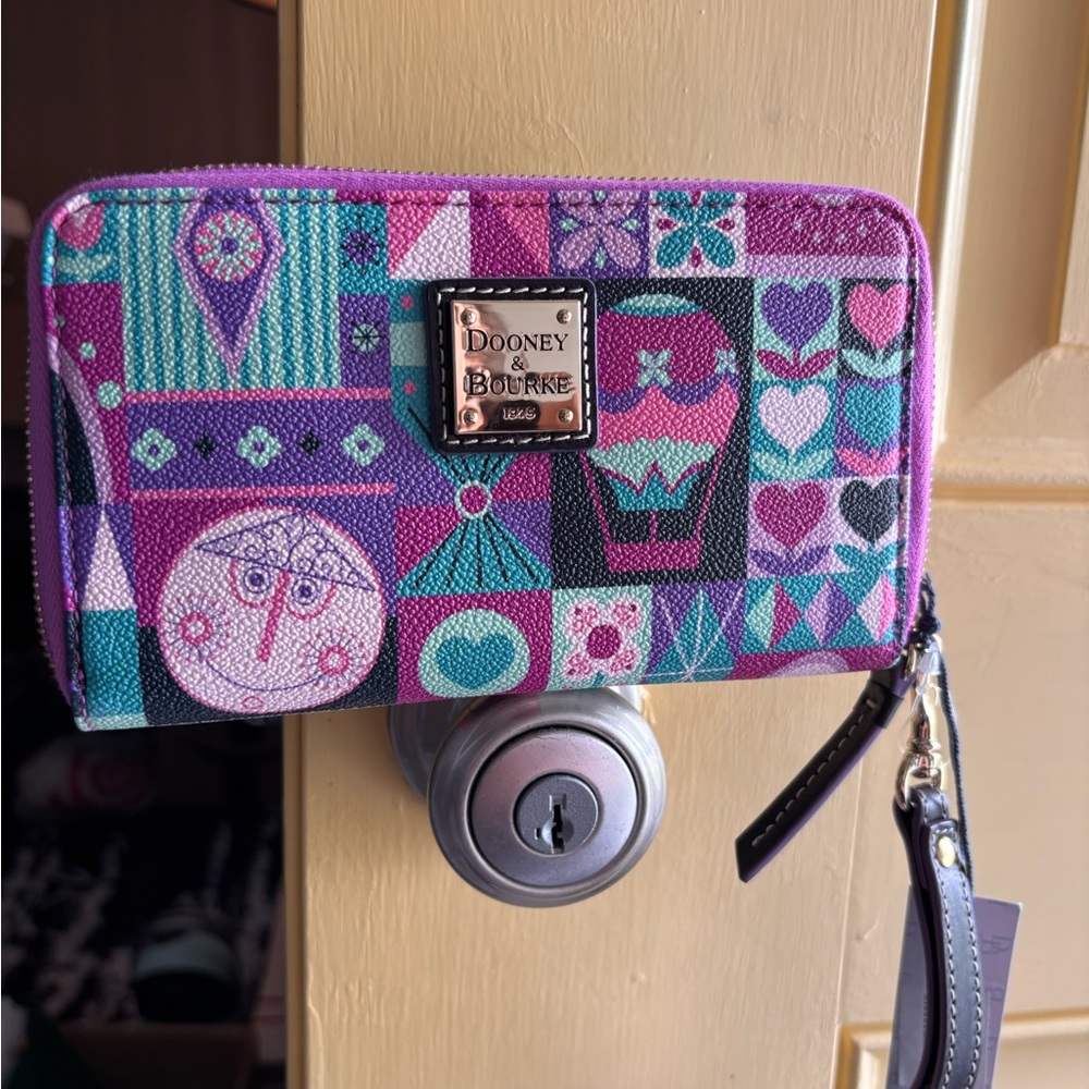 Disney Dooney & Bourke Its A Small World 2016 Zippered Wallet Wristlet